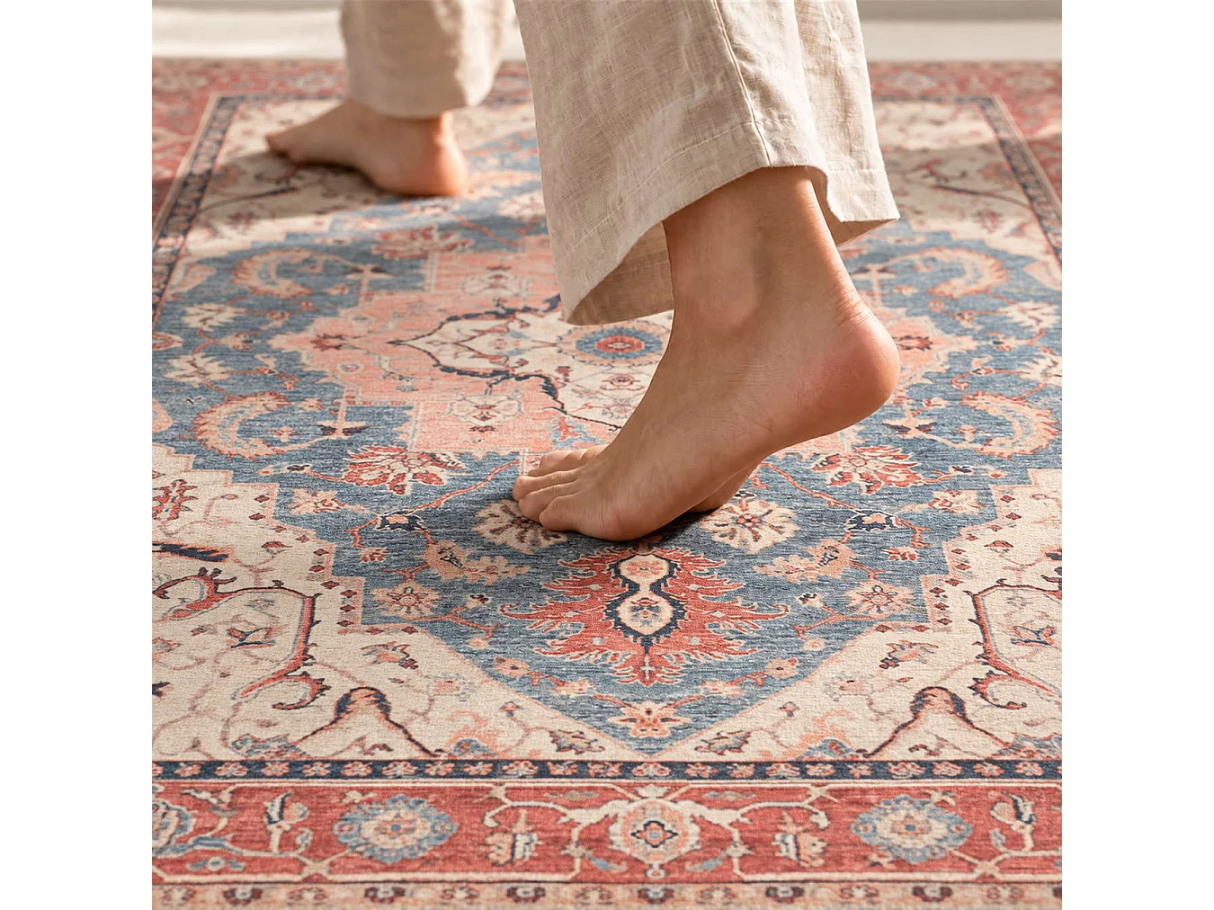 The White Stone Tapis Oriental Motif Heriz 95x150 cm | Tapis Style Persan avec Effet Vintage Vieilli | Poils Ras 100% Polyester, Impression Numérique, Lavable à