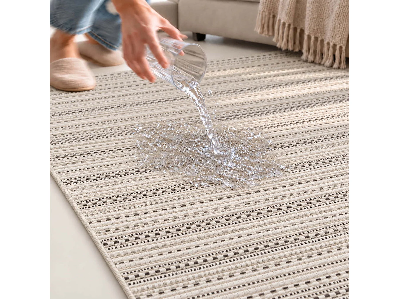 The White Stone Utomhusmatta med ränder 160x230 cm isgrå | För inomhus- och utomhusbruk, UV- och vattentålig, tvättbar | Flatvävd matta i polypropen med sisal-look