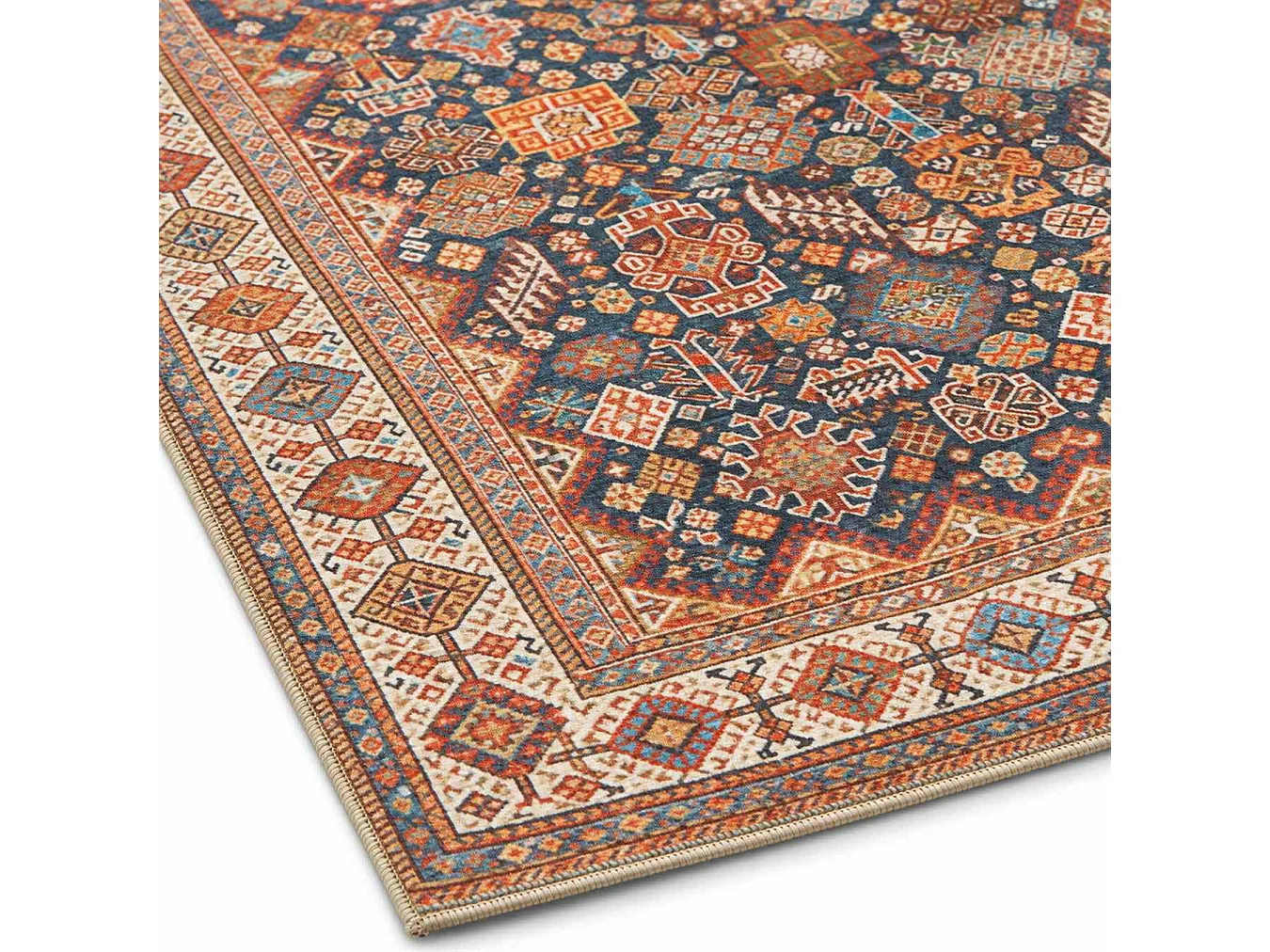 The White Stone Tappeto 140x190 cm Fantasia Sarouk | Tappeto Orientale Stile Persiano con Effetto Vintage Antichizzato | Pelo Corto in 100% Poliestere, Stampa