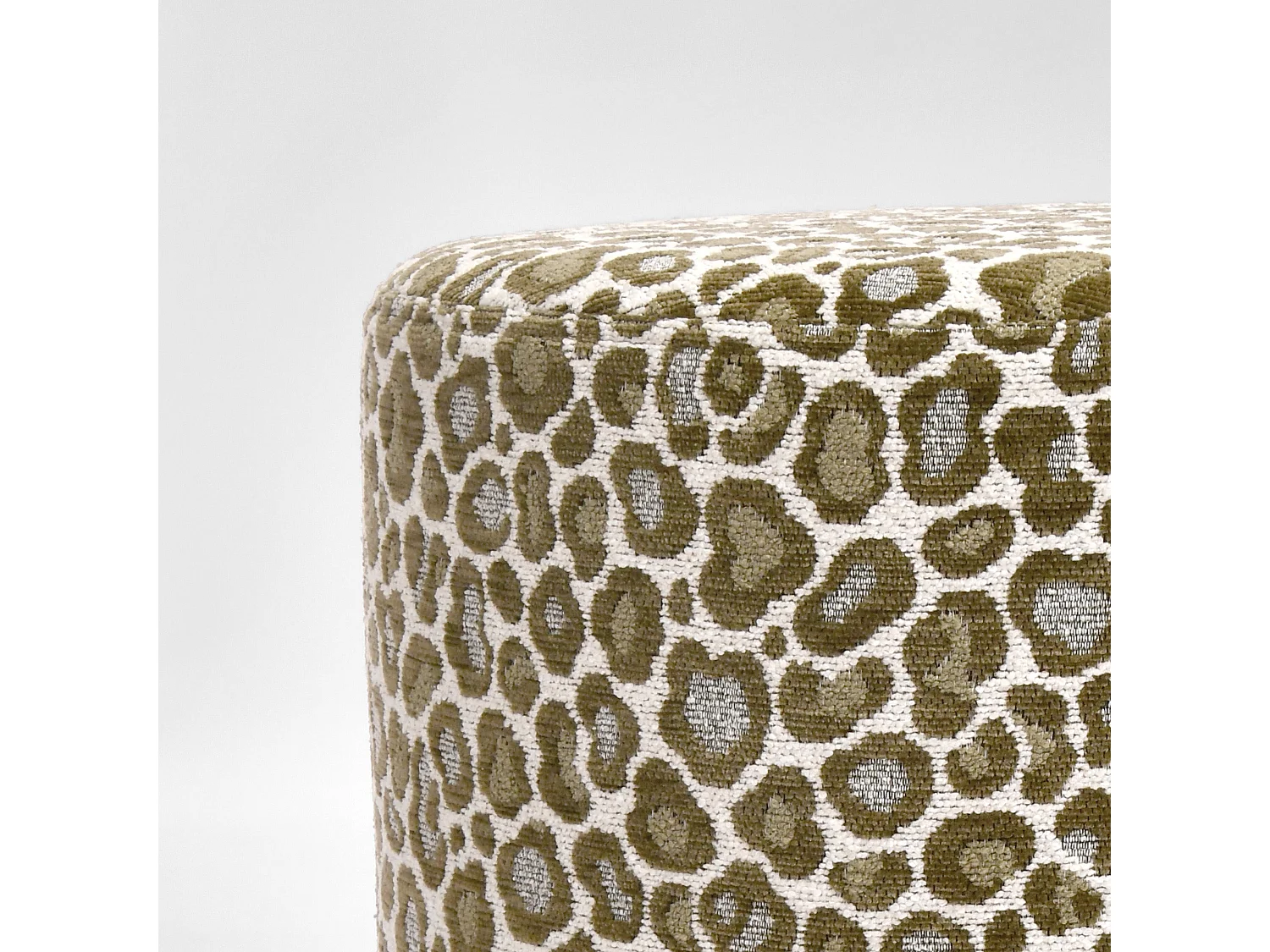 Puf redondo de tela con estampado de leopardo caqui - Lily