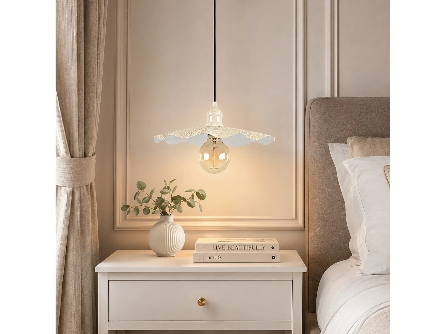 "Ondula" Beige Metallkrona - 34 x 34 cm - Elegant Pendellampa för Vardagsrum eller Matsal