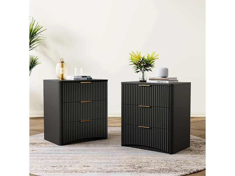 Klassischer Komfort mit 3 großen Schubladen, elegantem Scanal-Design, edlen Metallgriffen und stabilen, geräuschlosen Führungen