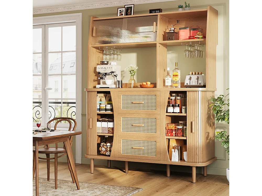 Hoge keukenbuffet 174,5 cm met schuifdeuren van glas, rieten effect fronten en grote opbergruimte