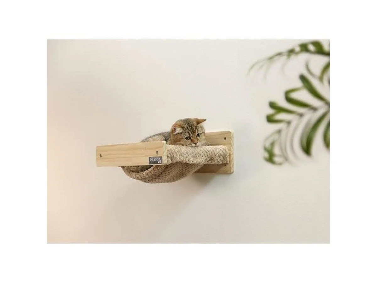 KERBL Massivholz Wandhängematte für kleine erwachsene Katzen - 38 x 33,5 x 16 cm