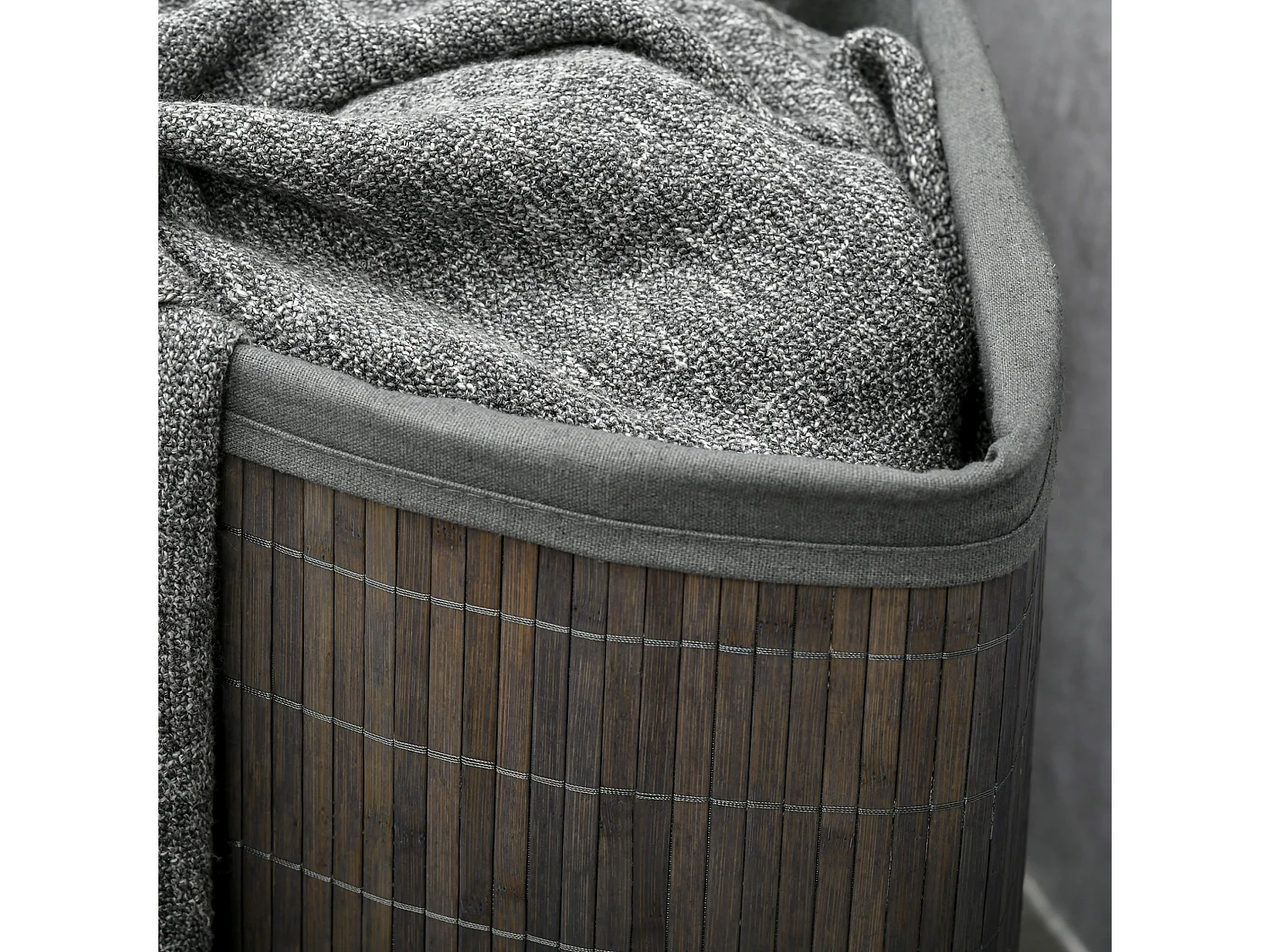 Eck-Wäschekorb aus grauem Bambus mit Deckel und herausnehmbarem Sack, 55 l