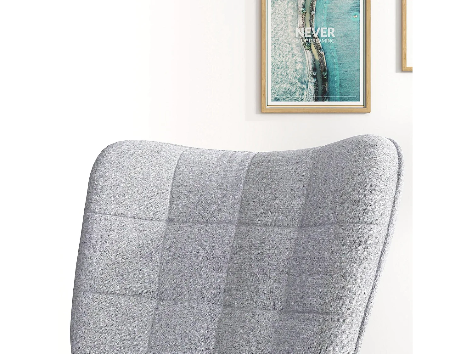 Fauteuil à bascule avec repose-pieds en polyester gris clair, dossier haut et accoudoirs