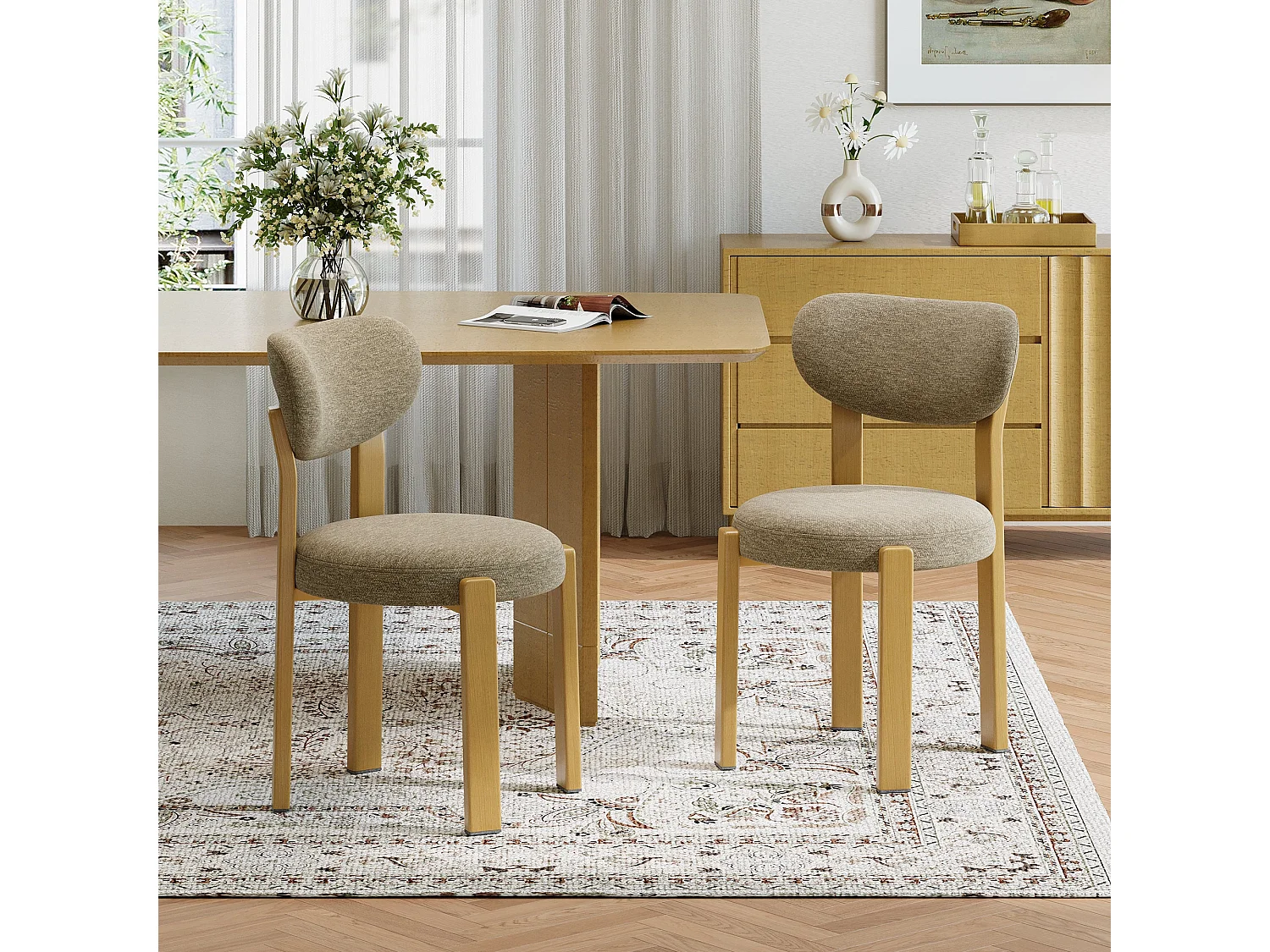 Set van 2 camel eetkamerstoelen, gebogen rugleuning, gewatteerde zitting, poten in naturel houtkleur