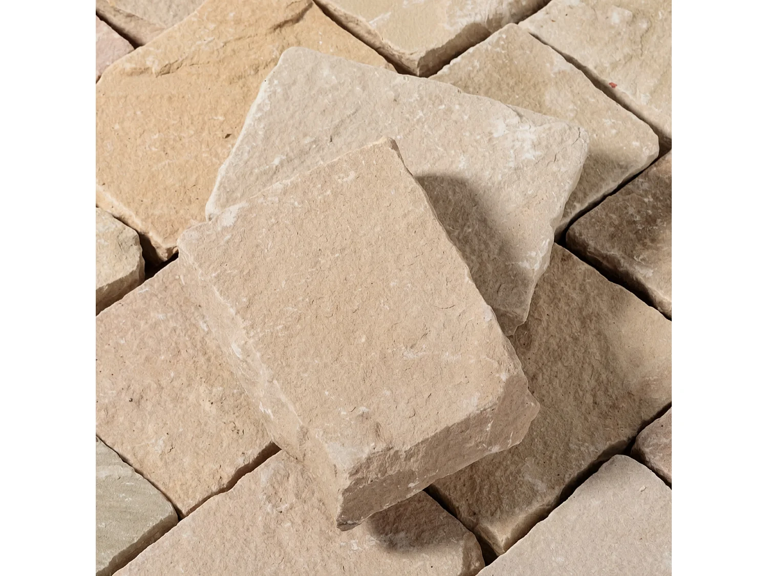 Pavé Grès Kandla Beige 20x14x2-2,5 cm (vendu au m² - 30 pavés/m²) - RO'MA NATURE