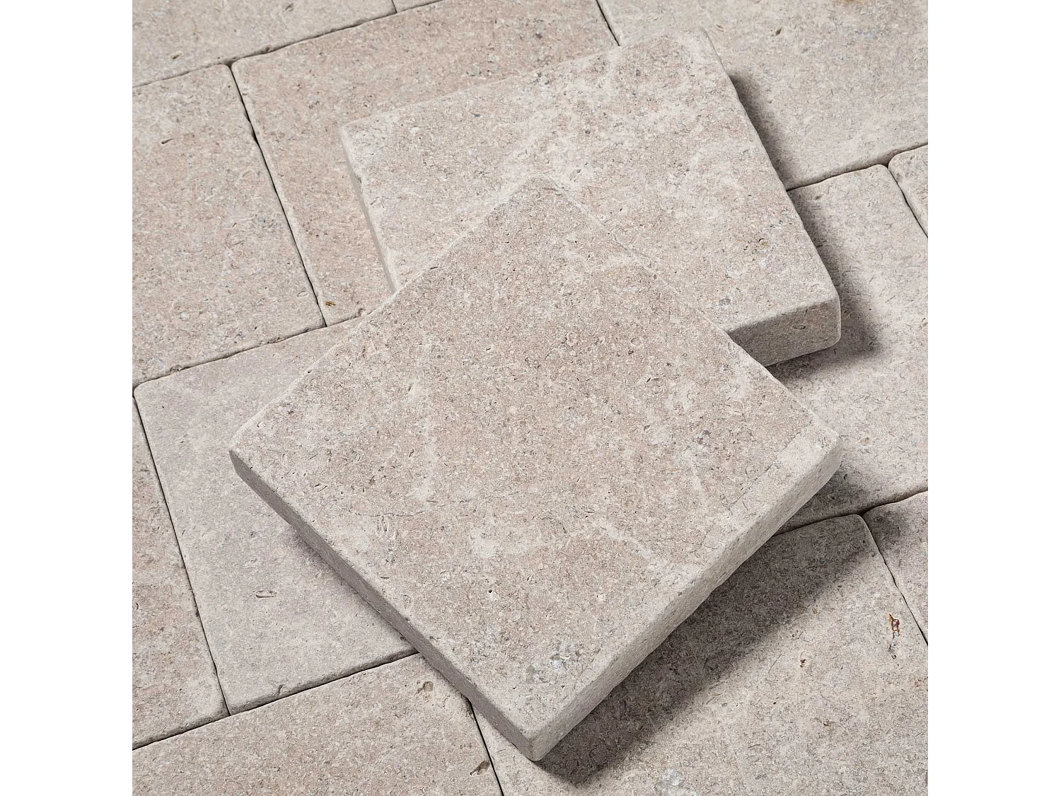 Pavé Pierre d'Egypte Beige 15x15x3 cm (vendu au m² - 45 pavés/m²) - RO'MA NATURE