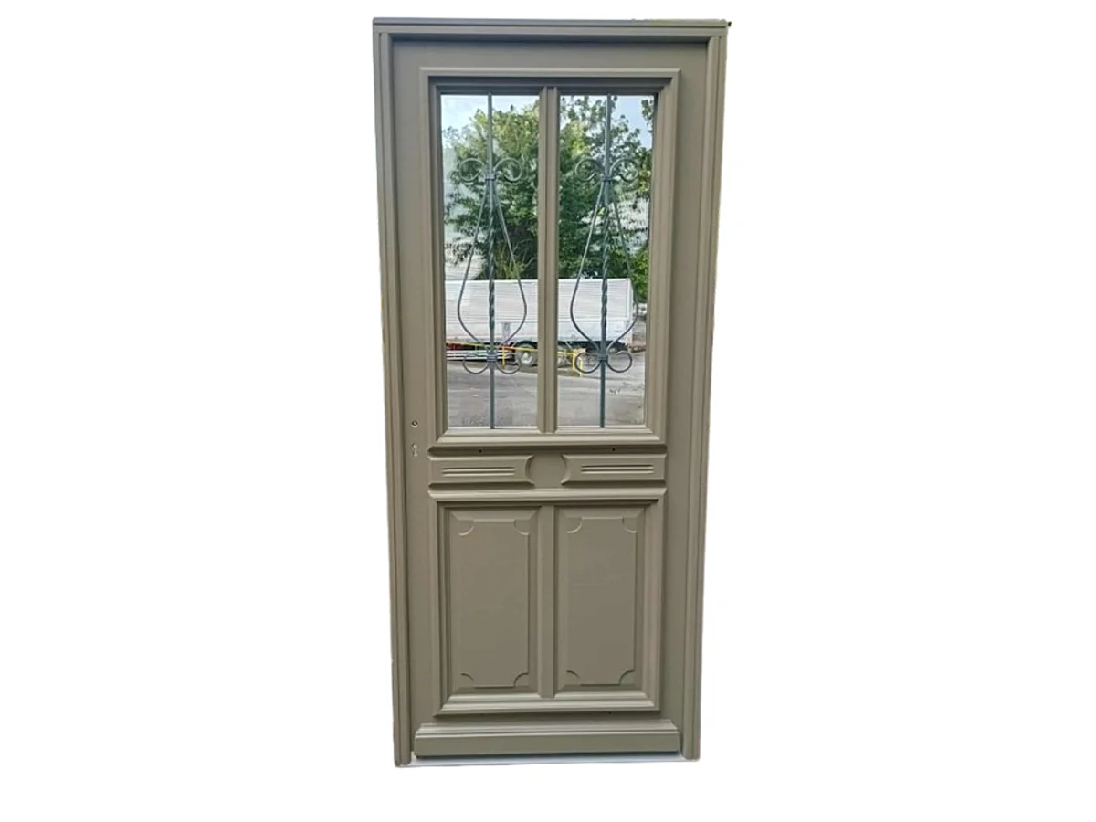 Puerta de entrada de madera con cristal Baptiste Verde Gris Oliva, H.215 x L.90 cm, con tablero lateral derecho, pomo, cilindro, botÃ³n, GD MENUISERIES sin manilla