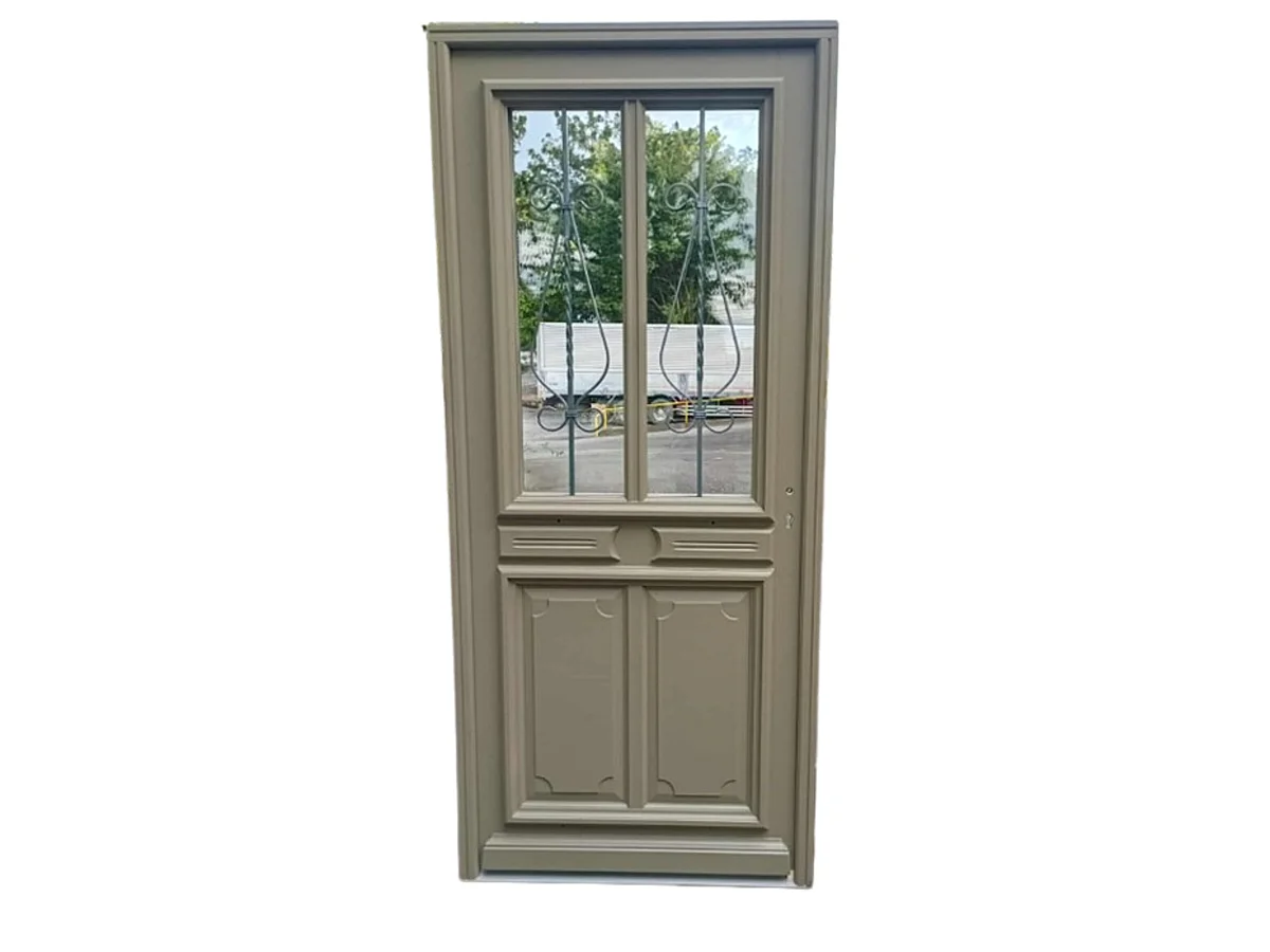 Puerta de entrada de madera con cristal Baptiste Verde Gris Oliva, H.200 x L.90 cm, lado de la tabla P, izquierda, pomo, bombín, botÃ³n, GD MENUISERIES sin manilla