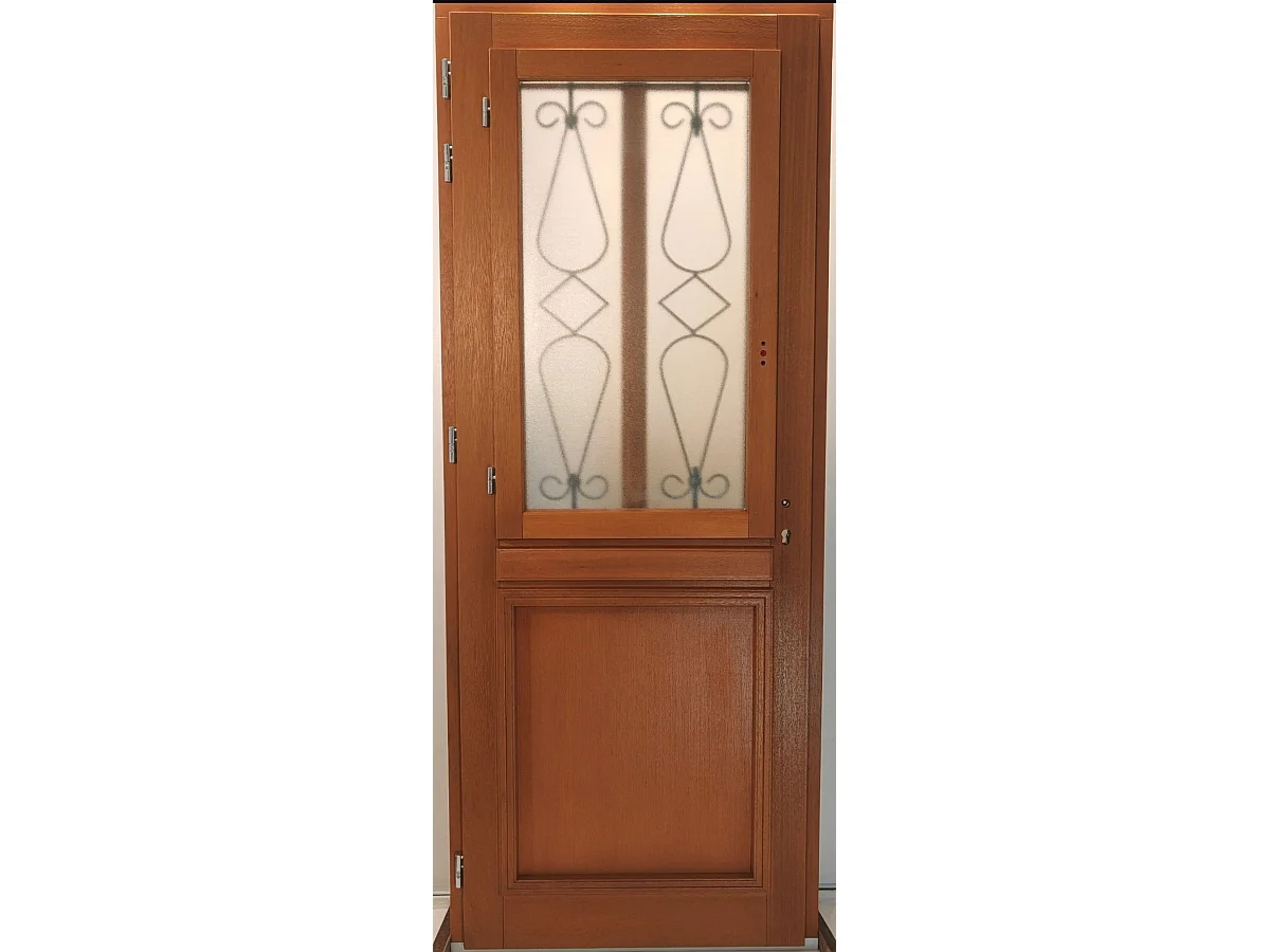 Puerta de entrada de madera con cristal Baya, H.215xL.90 cm, lado del tablero derecho, pomo, bombín, botÃ³n, GD MENUISERIES sin manilla