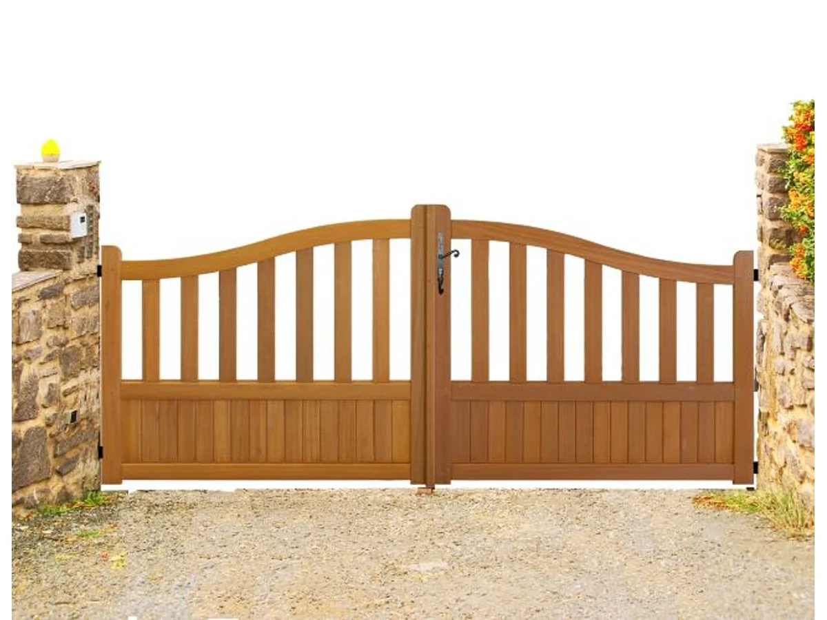 Portail Bois Ajouré En Méranti – L 3,50 M X H 1,10 / 1,30 M Gd Menuiseries