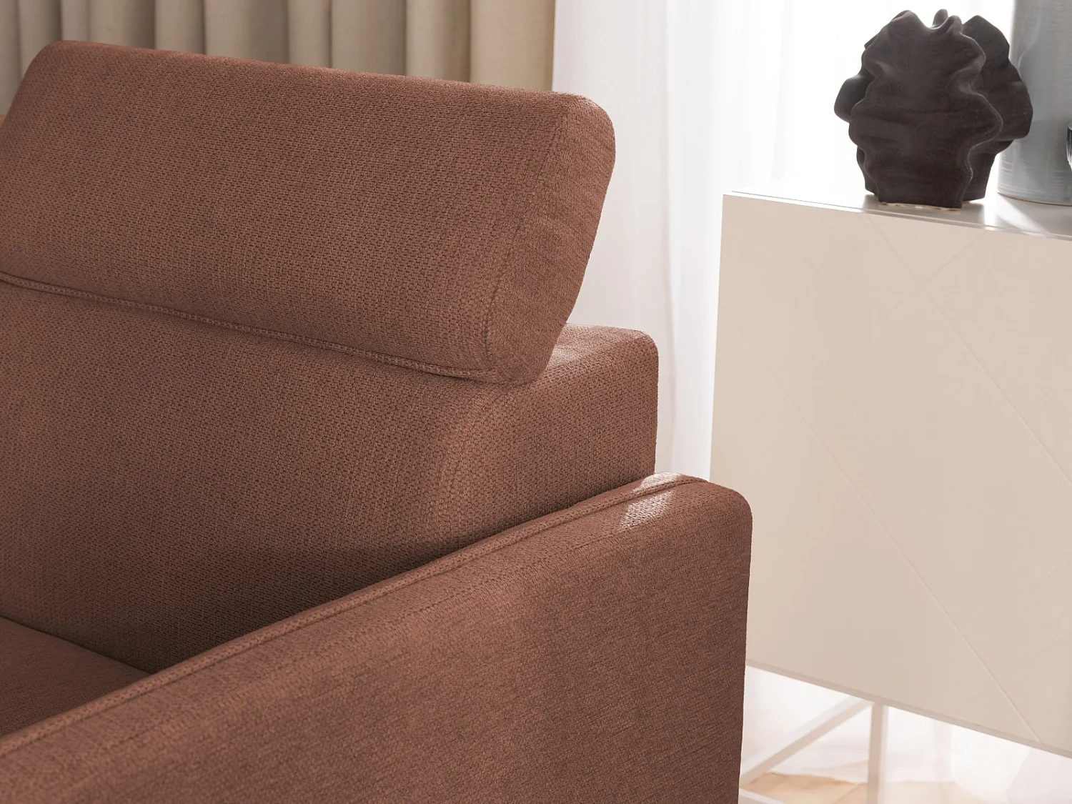 Canapé d’angle en tissu texturé avec appuie-têtes réglables, fonction couchage et coffre de rangement NIVO