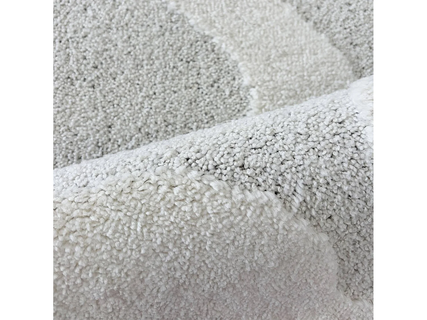 Tapis intérieur motif vague blanc et crème 200x290cm - Amaia