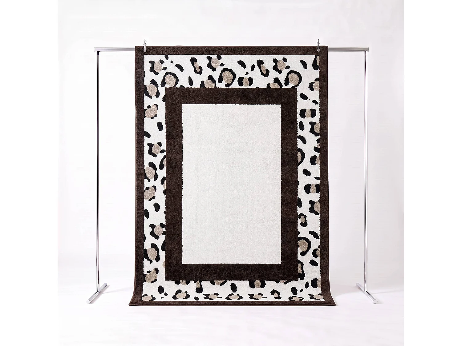 Tapis intérieur motif léopard marron et crème 160x230cm - Yuna