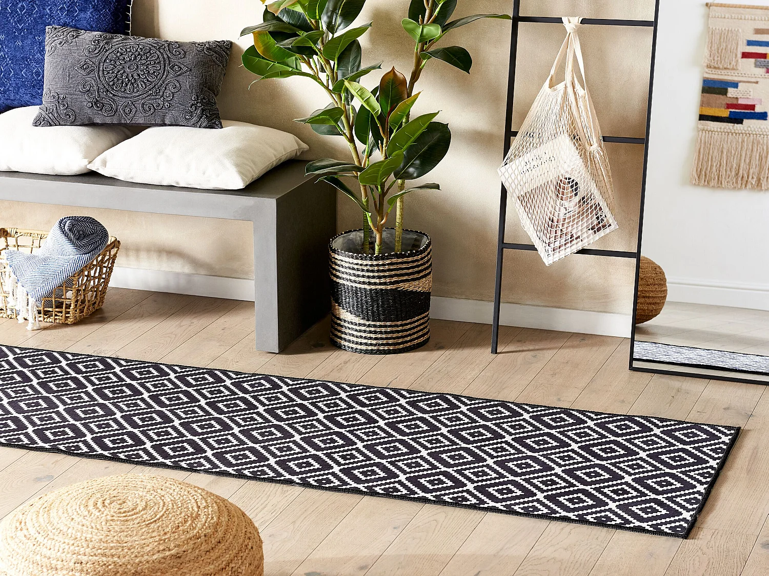 Tapis noir et blanc 60 x 200 cm KARUNGAL