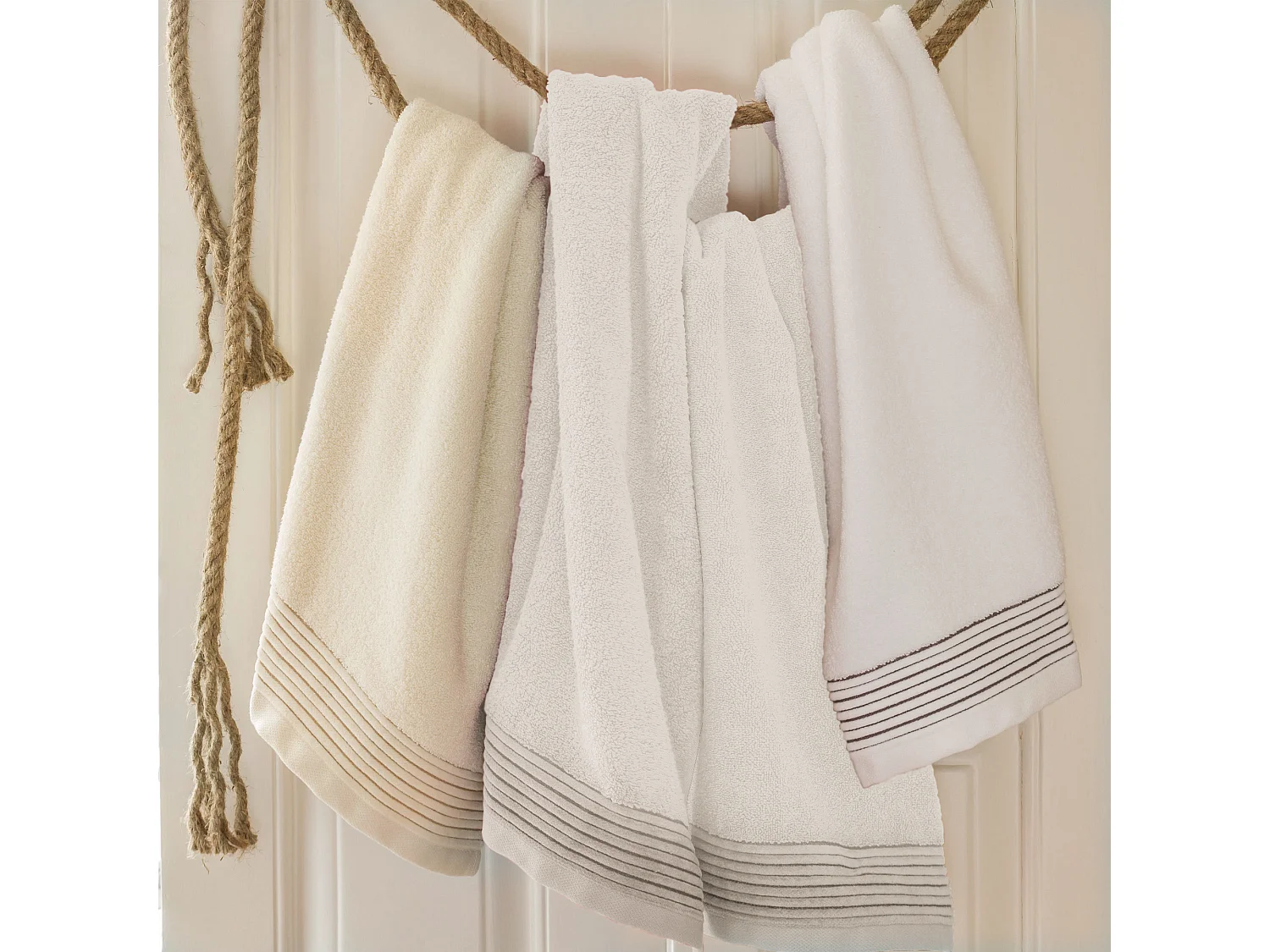 Drap de bain 100x150 cm JULIET Blanc 520 g/m2