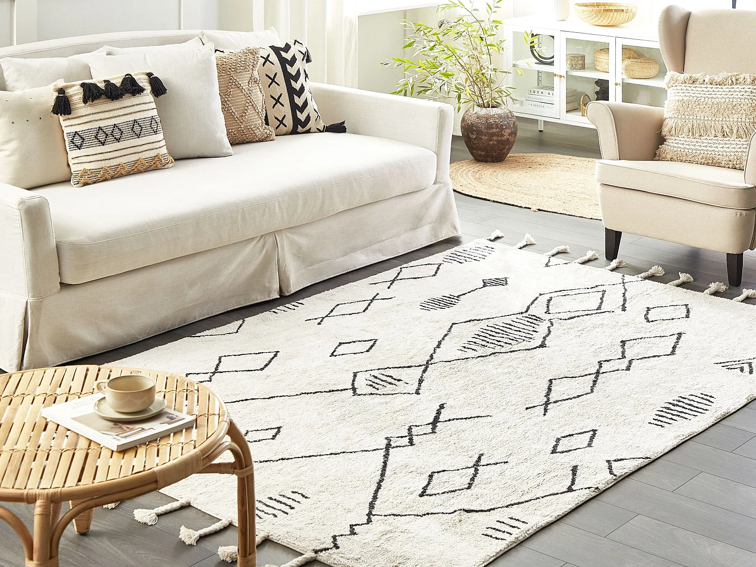 Tapis en coton blanc et noir 140 x 200 cm KEBIR