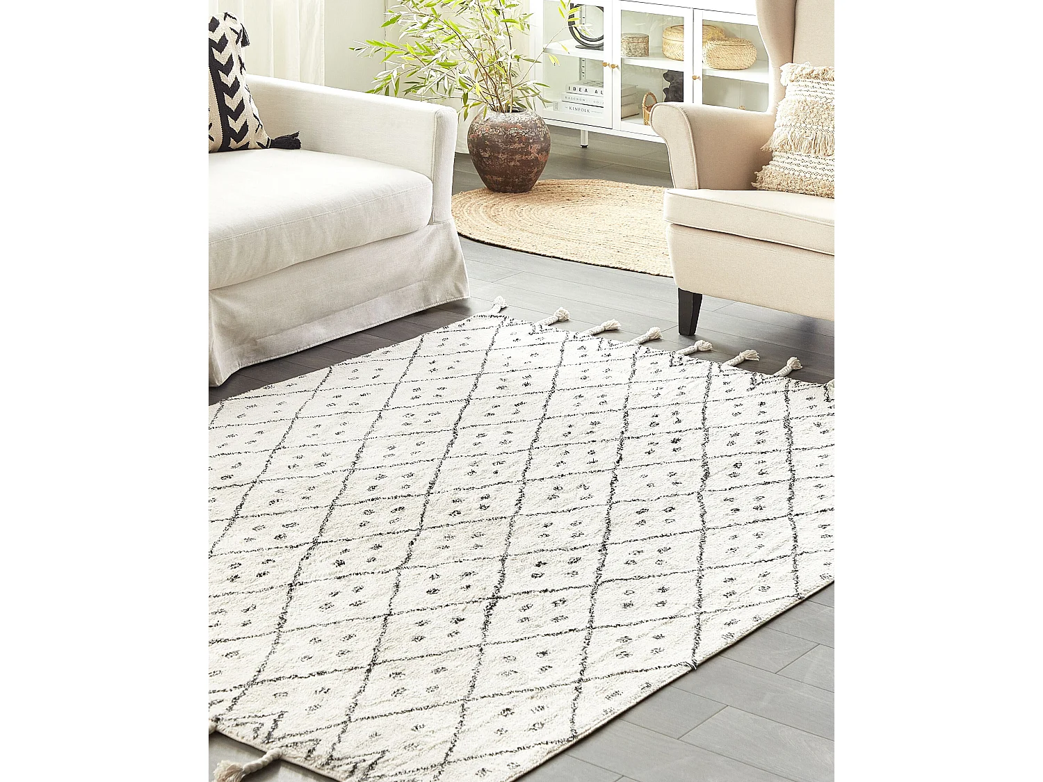 Rechteckiger Teppich Quasten Baumwolle Kurzflor 140 x 200 cm weiß/schwarz Agadir