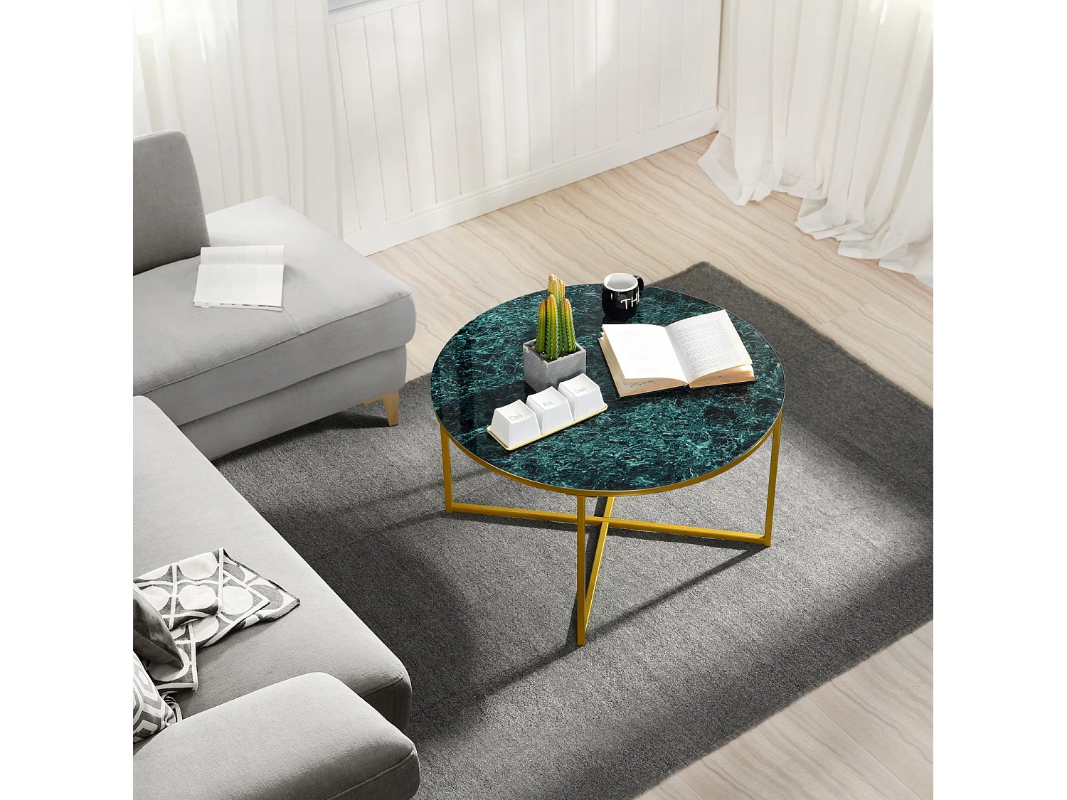 Table basse ronde en verre vert et métal dorée INMA GREEN