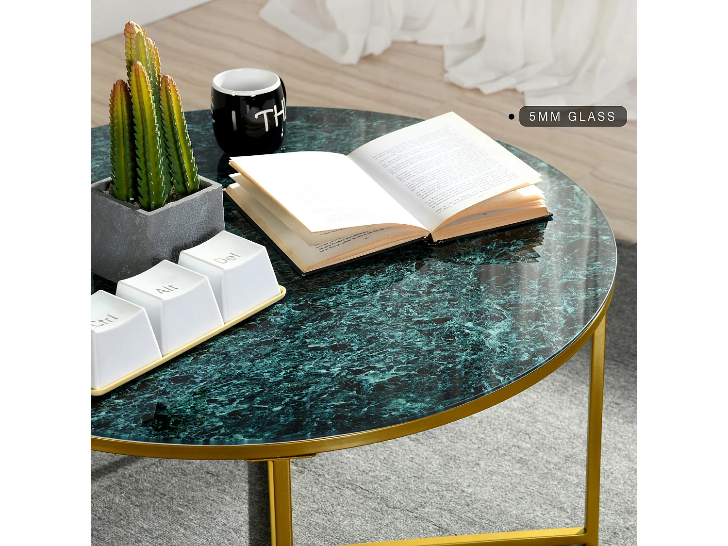 Table basse ronde en verre vert et métal dorée INMA GREEN