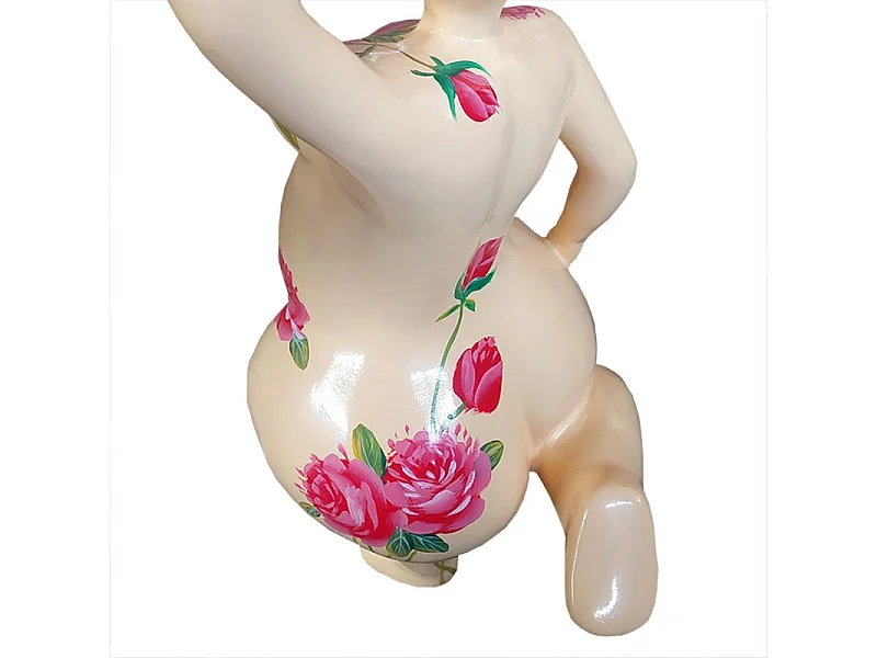 Statue femme jambe pliée beige avec fleurs roses H60 cm - LADY ROSE