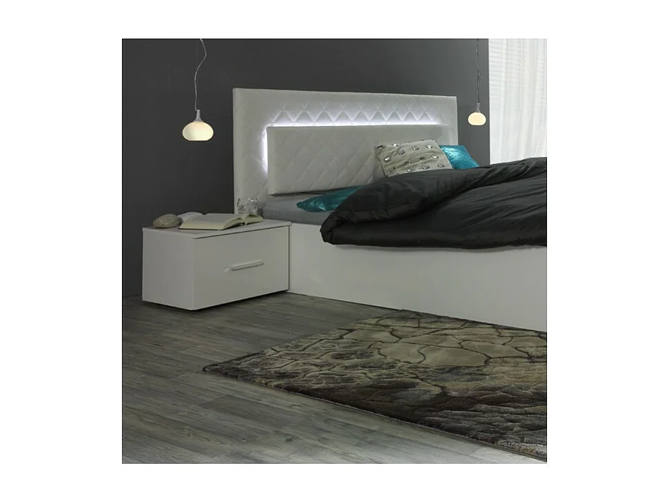 Mesitas de noche, colección PANAREA. Juego de dos mesitas de noche en color blanco.