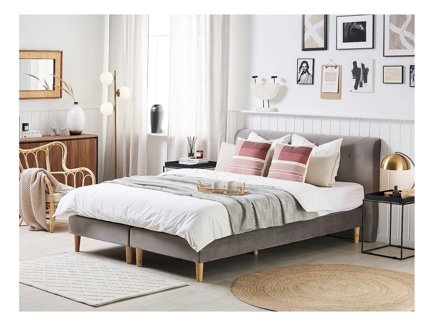 Modernes Boxspringbett Grau mit hohem Kopfteil und Matratze 180 x 200 cm Marquise