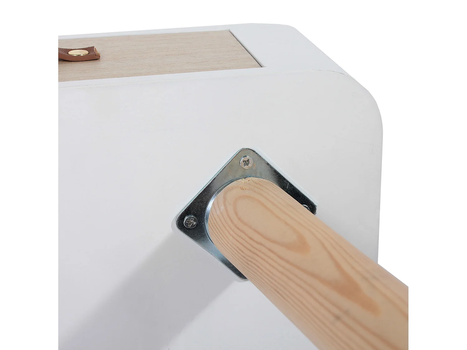 Skandinavischer Nachttisch mit Schublade und Henkel aus Leder