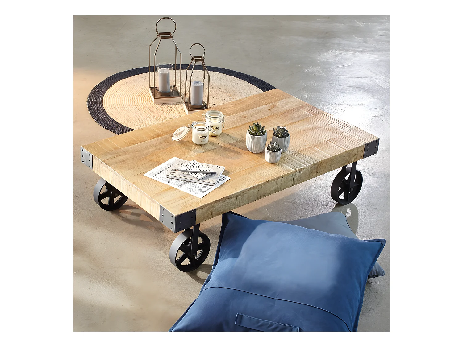 Table Basse à Roulettes en Bois "Til" 117cm Naturel