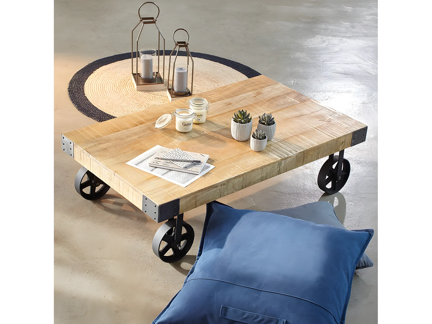 Table Basse à Roulettes en Bois "Til" 117cm Naturel