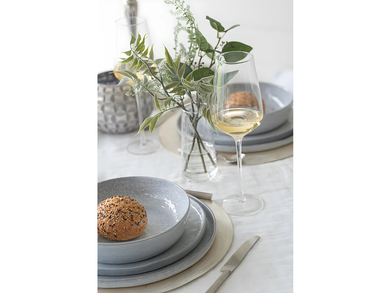 Jarrón con decoración vegetal artificial de plástico verde de 20x20x32 cm