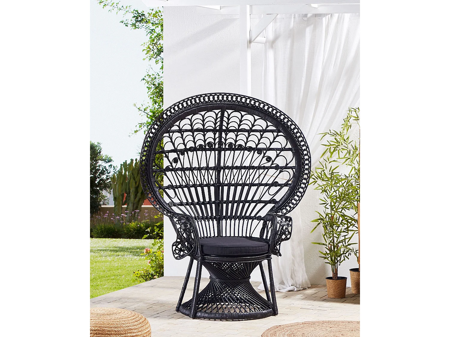 Outdoor/Indoor Pfauensessel aus Rattan schwarz mit Sitzkissen Boho Emmanuelle