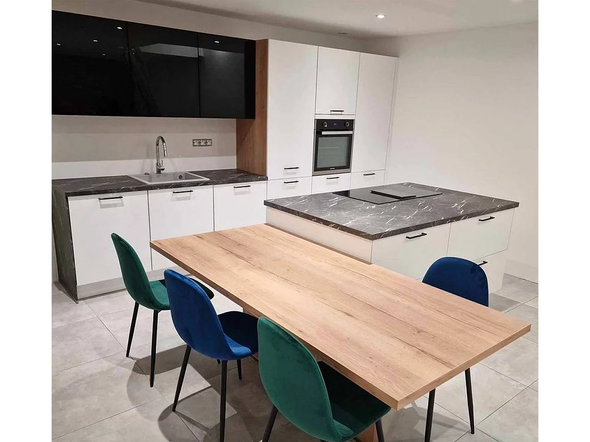 Lote de 2 sillas escandinavas de terciopelo azul rey Copenhague