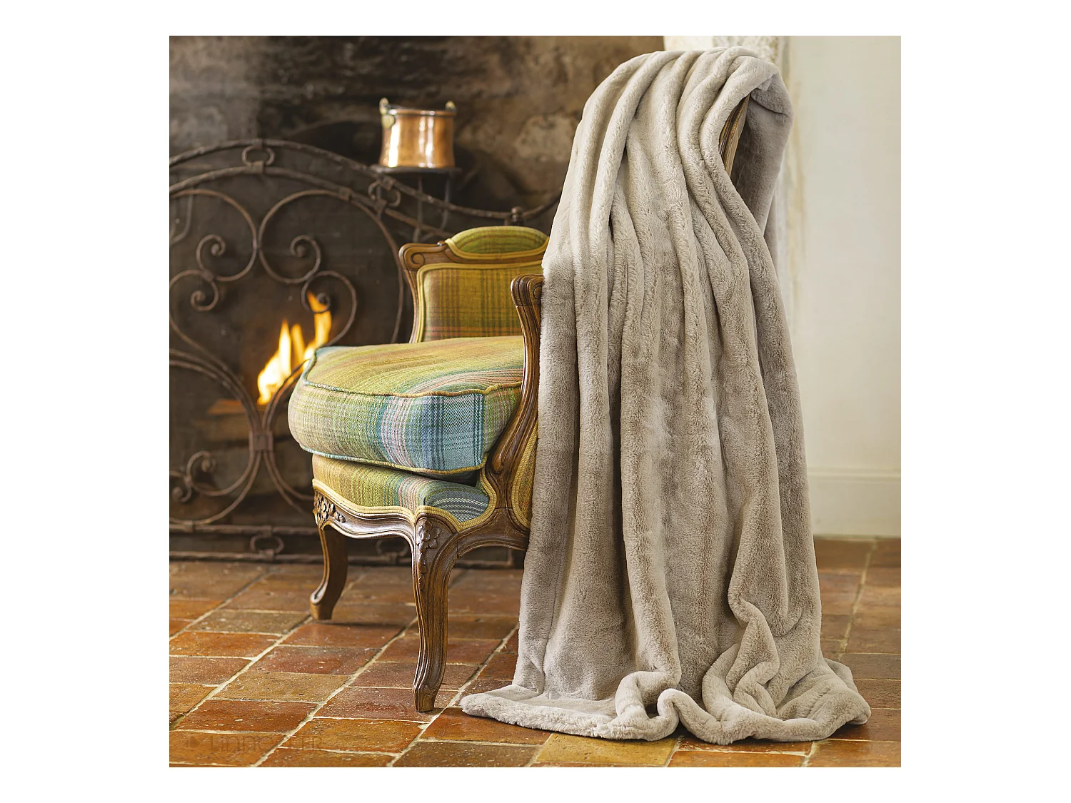 Plaid 150x200 cm en polyester MELLOW gris chanvre