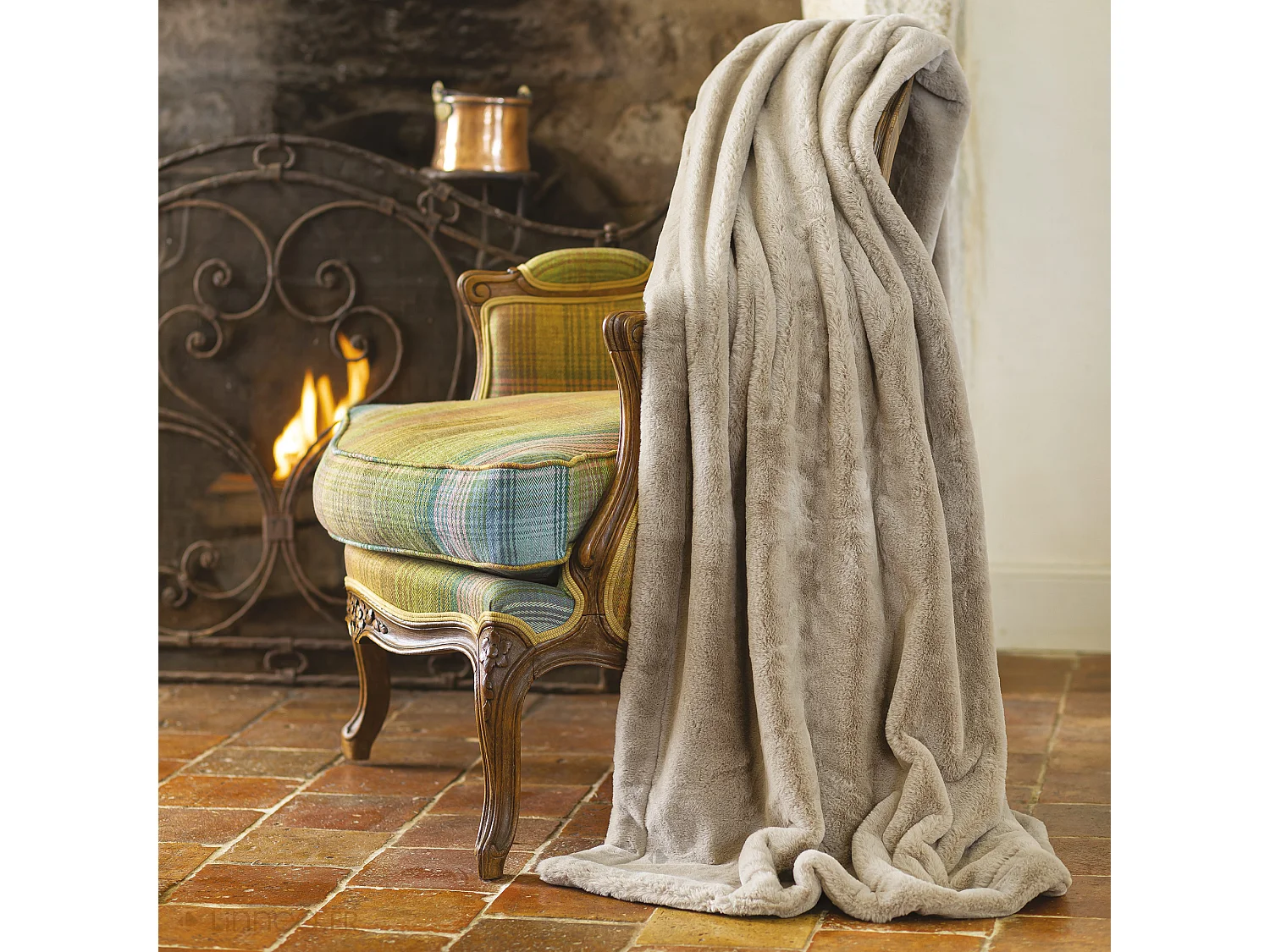 Plaid 150x200 cm en polyester MELLOW gris chanvre