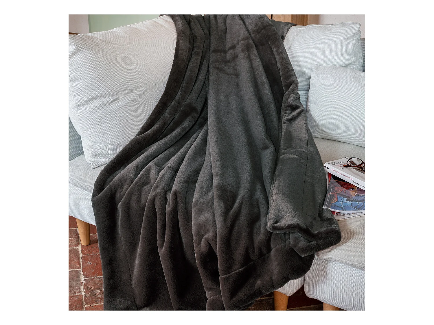 Plaid 150x200 cm en polyester MELLOW gris plomb