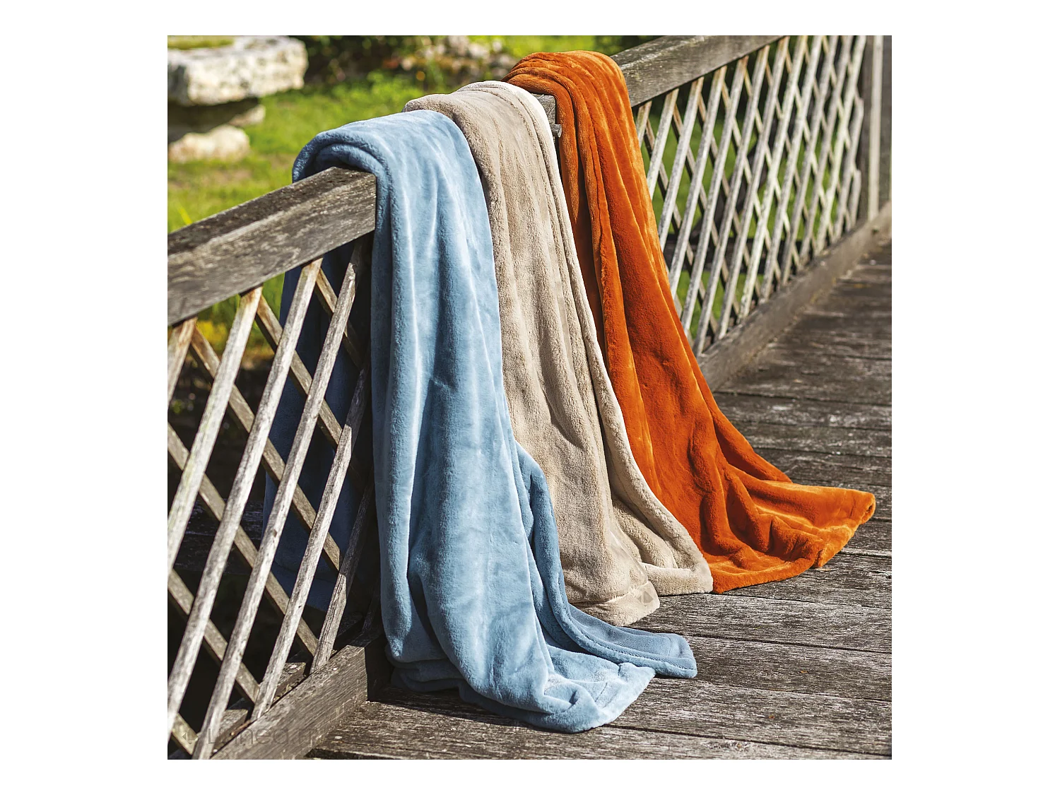 Plaid 150x200 cm en polyester MELLOW bleu orage