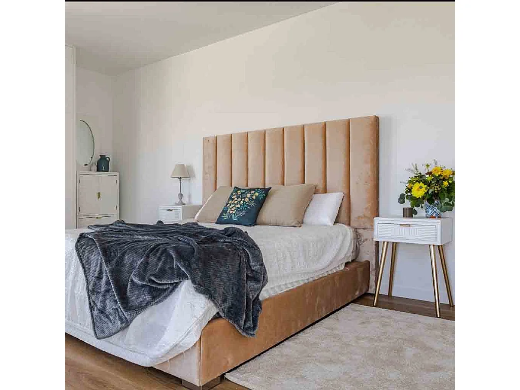 Mesita de madera blanca 47x39x67