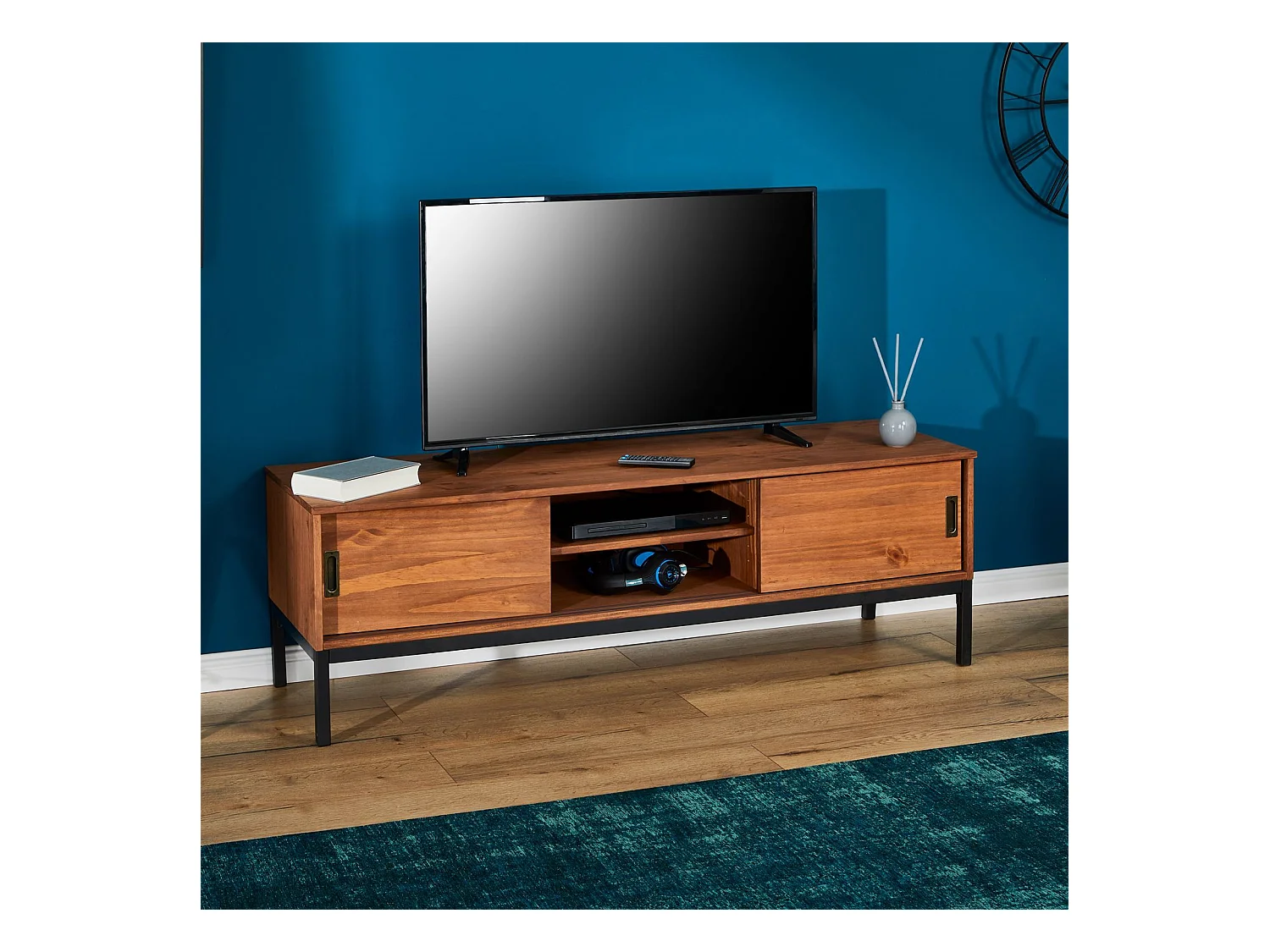 Meuble TV SELMA L 145 cm en bois massif brun foncé au style industriel design vintage avec 2 portes coulissantes
