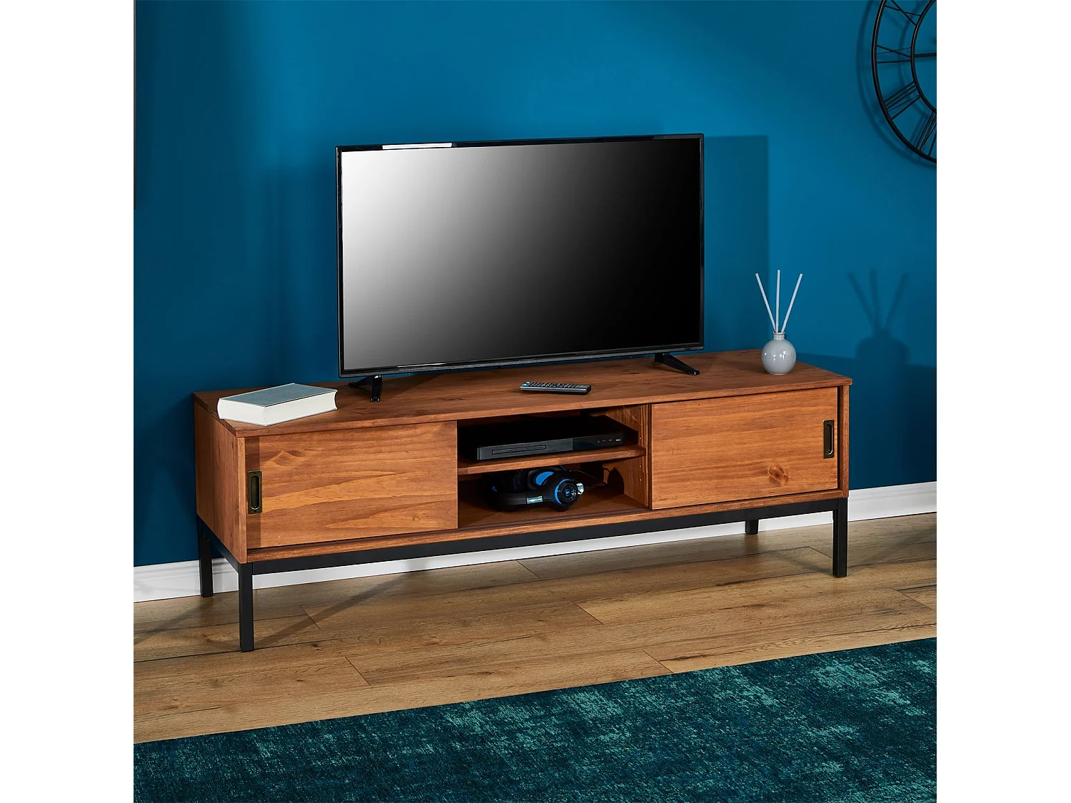 Meuble TV SELMA L 145 cm en bois massif brun foncé au style industriel design vintage avec 2 portes coulissantes