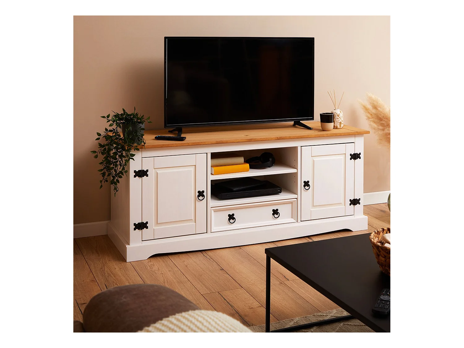 Meuble TV TEQUILA de 140 cm en bois style mexicain avec 1 tiroir 2 niches et 2 portes, en pin massif lasuré blanc et brun