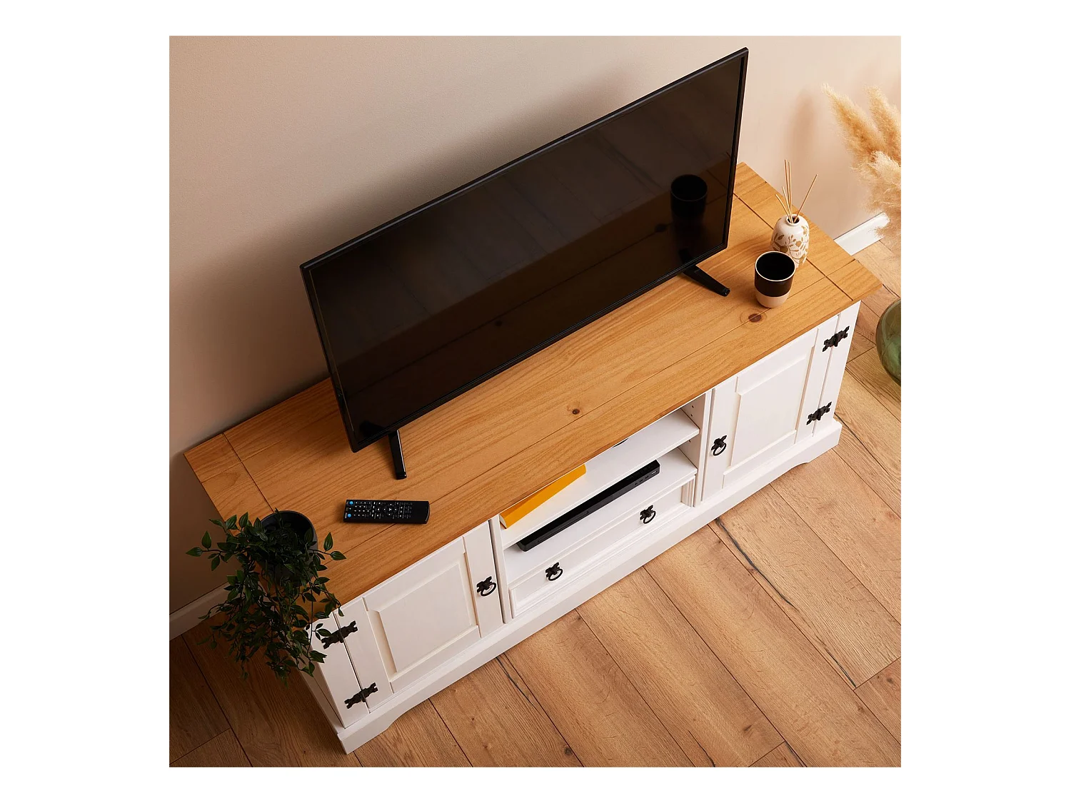 Meuble TV TEQUILA de 140 cm en bois style mexicain avec 1 tiroir 2 niches et 2 portes, en pin massif lasuré blanc et brun