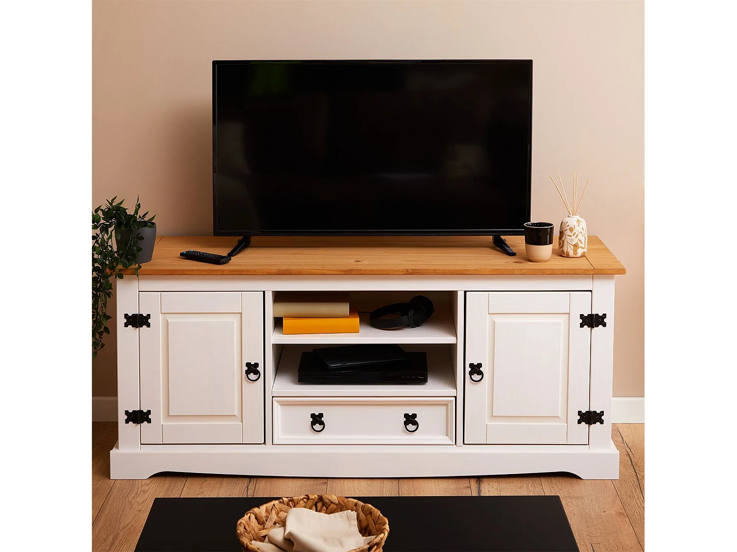 Meuble TV TEQUILA de 140 cm en bois style mexicain avec 1 tiroir 2 niches et 2 portes, en pin massif lasuré blanc et brun