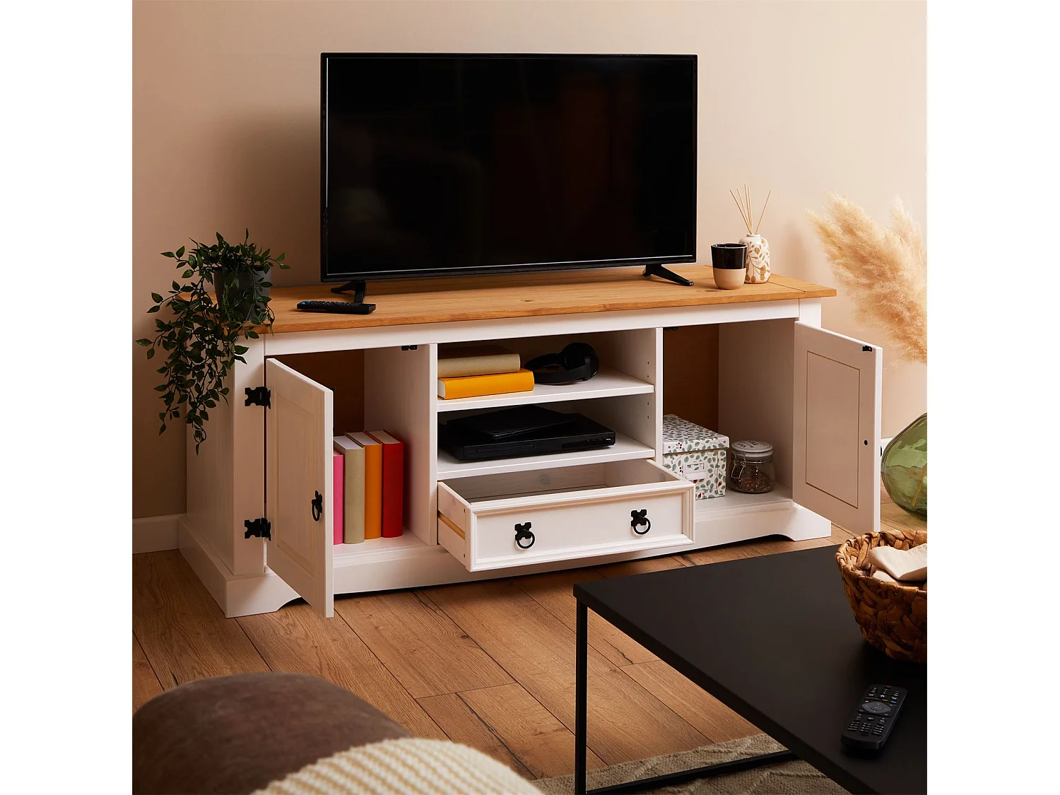 Meuble TV TEQUILA de 140 cm en bois style mexicain avec 1 tiroir 2 niches et 2 portes, en pin massif lasuré blanc et brun