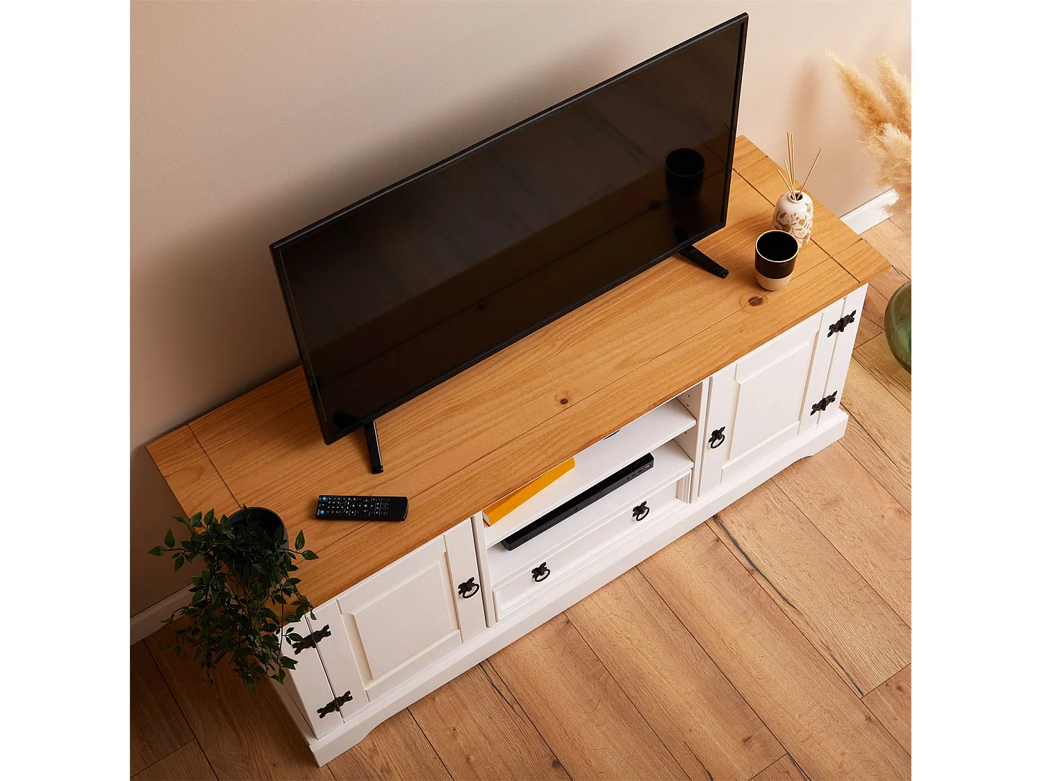 Meuble TV TEQUILA de 140 cm en bois style mexicain avec 1 tiroir 2 niches et 2 portes, en pin massif lasuré blanc et brun