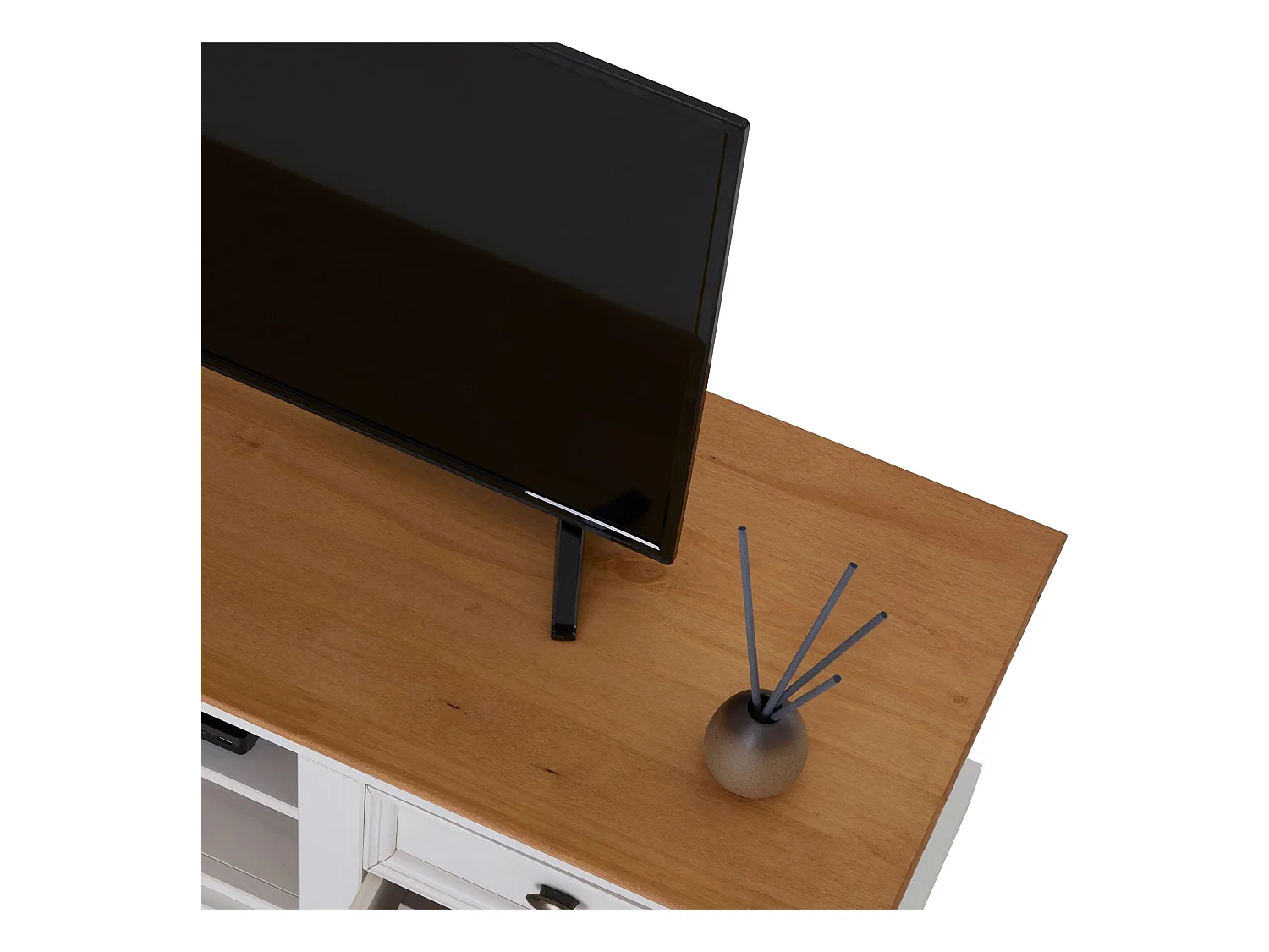 Meuble TV KENT L 144 cm en bois massif blanc et brun avec rangement 4 tiroirs et 2 niches pour télévision jusqu'à 60"