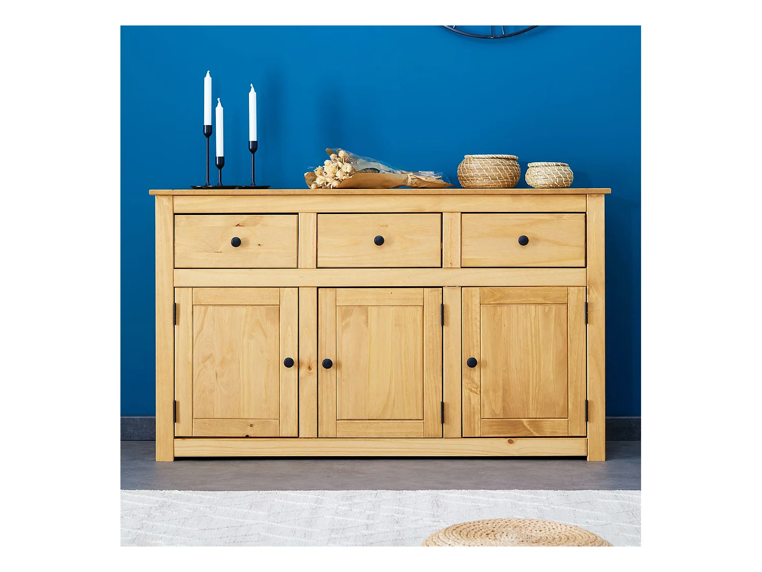 Buffet salle à manger CANCUN L 135 cm en bois massif finition laquée avec 3 portes et 3 tiroirs meuble de rangement bas