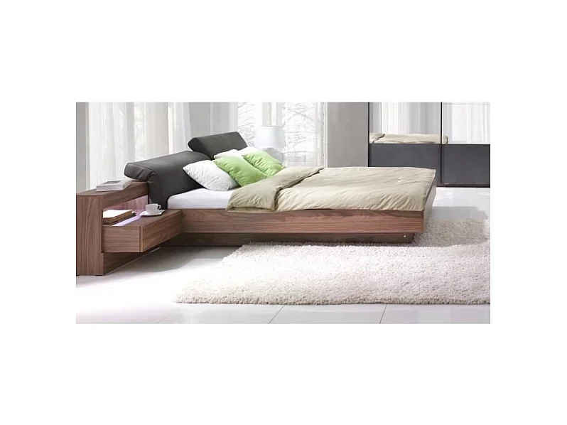 Cama de adulto 160x200, coleção RENATO. Mesinhas de cabeceira, LED e estrados incluídos. Cores nogueira e cinza.